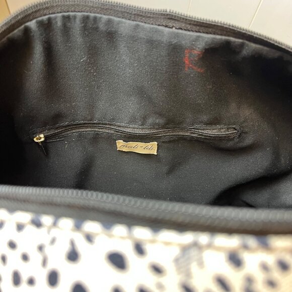 Mali Lilly Leopard Print Canvas Duffle Medium Carry-On Tote Glam Mob Wife - Picture 4 of 9